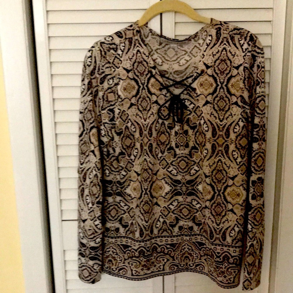 V-neck with tie string blouse long sleeve